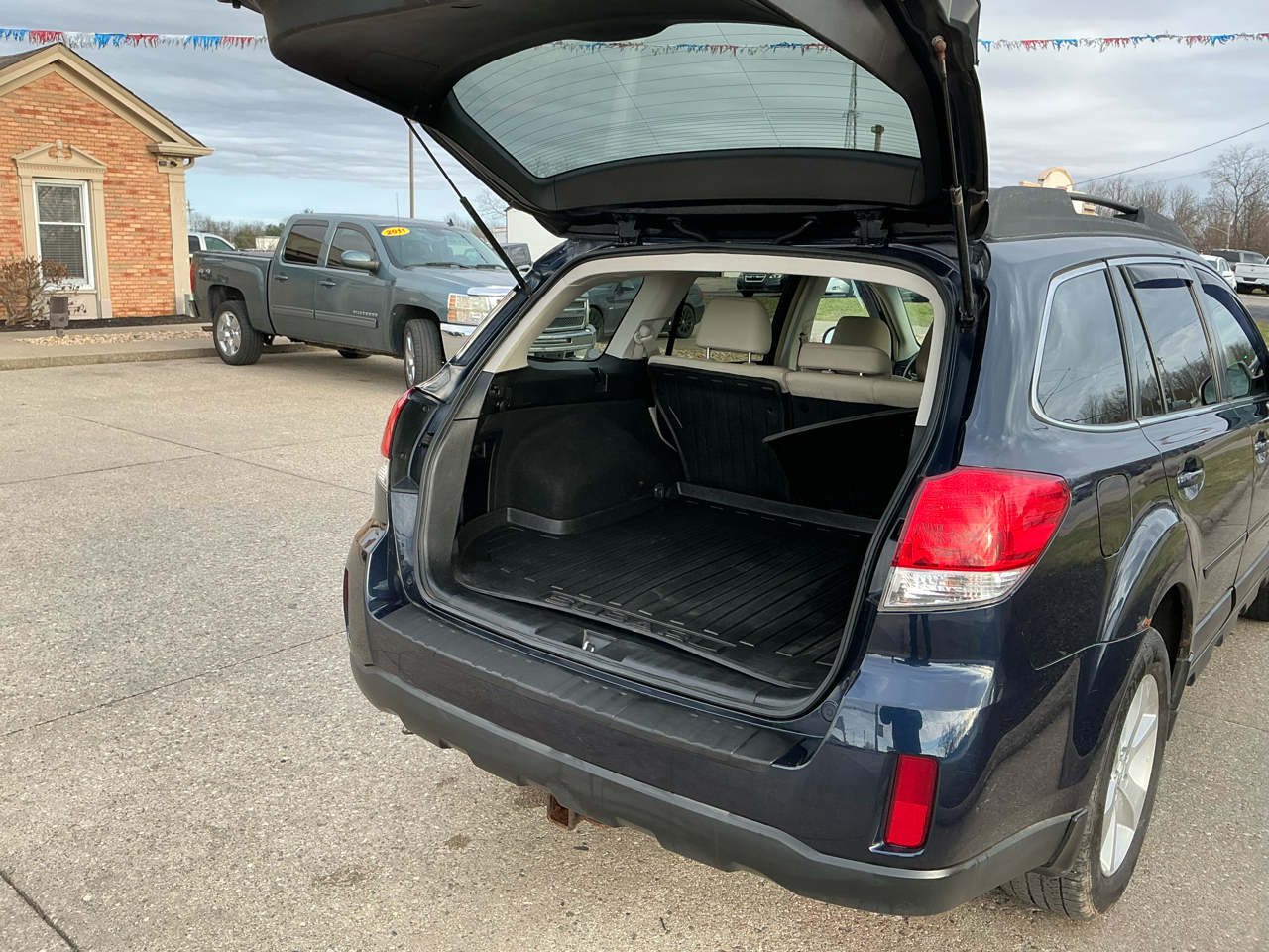 Subaru Outback 4dr Wgn H4 Auto 2.5i Limited 2014