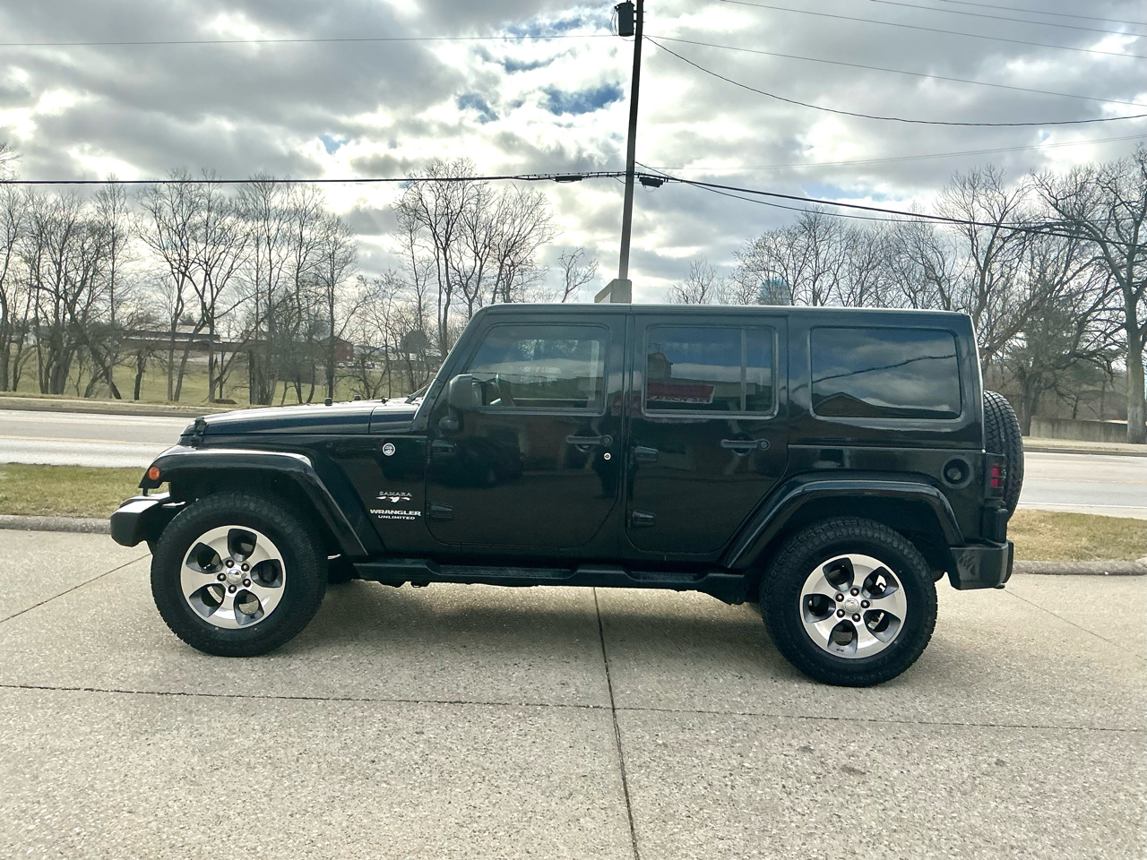 Jeep Wrangler Unlimited 4WD 4dr Sahara 2016