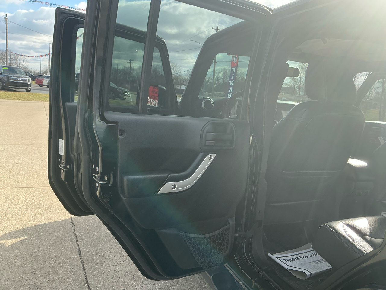 Jeep Wrangler Unlimited 4WD 4dr Sahara 2016