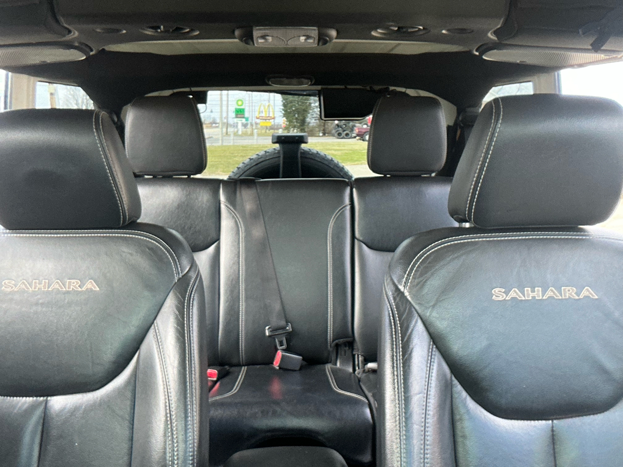 Jeep Wrangler Unlimited 4WD 4dr Sahara 2016