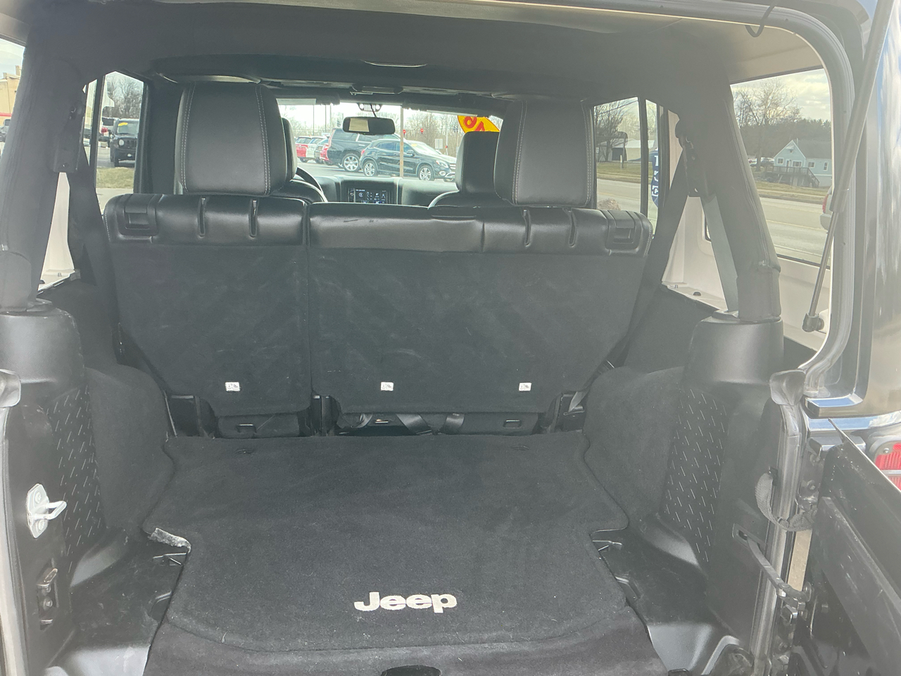 Jeep Wrangler Unlimited 4WD 4dr Sahara 2016