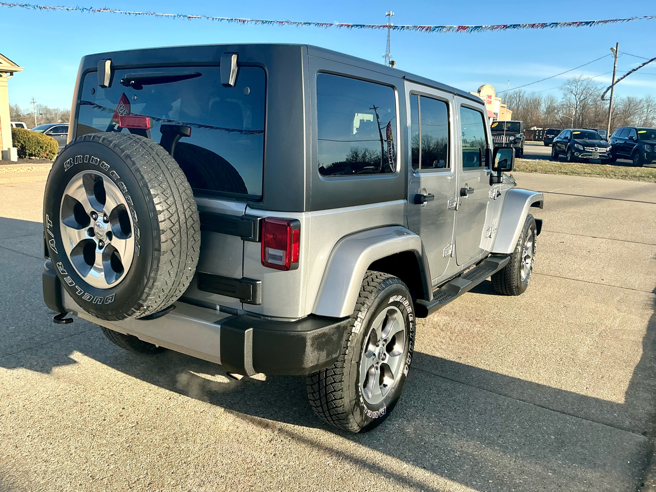 Jeep Wrangler Unlimited 4WD 4dr Sahara 2016