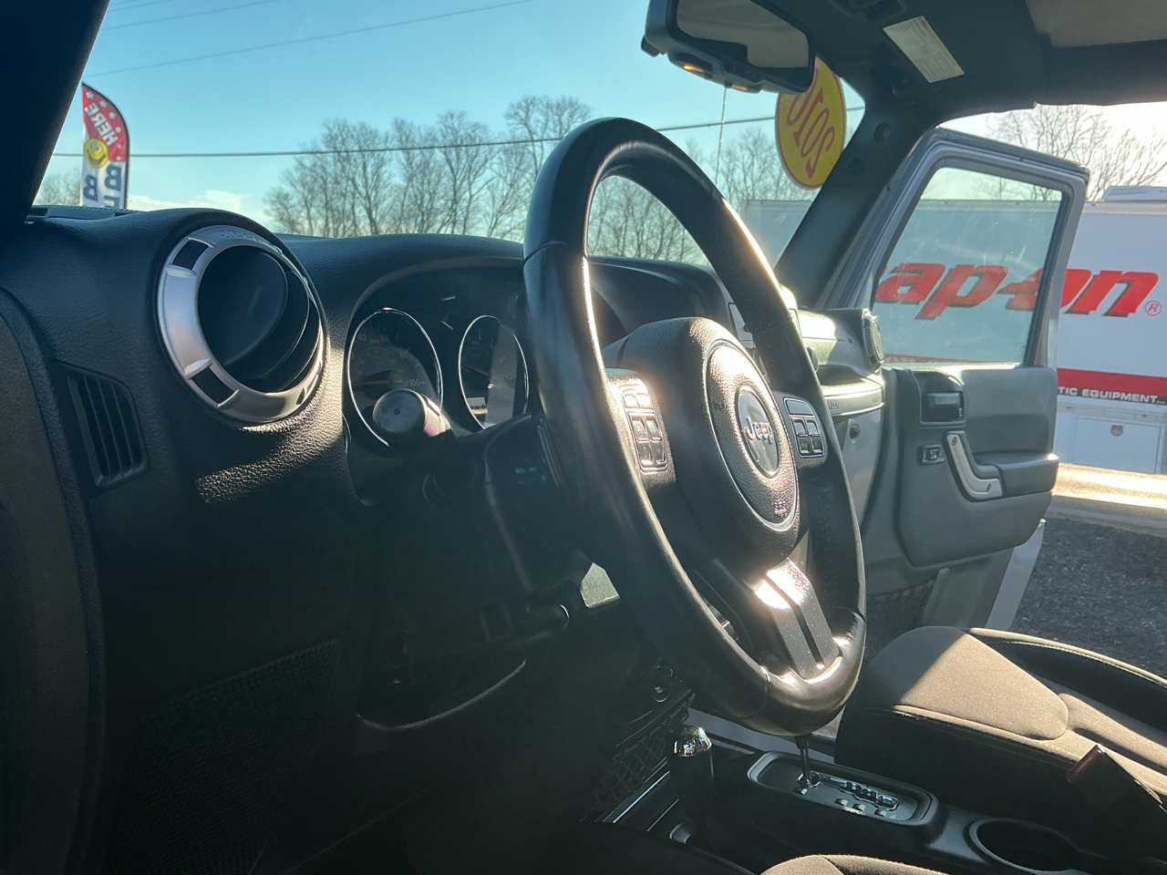 Jeep Wrangler Unlimited 4WD 4dr Sahara 2016