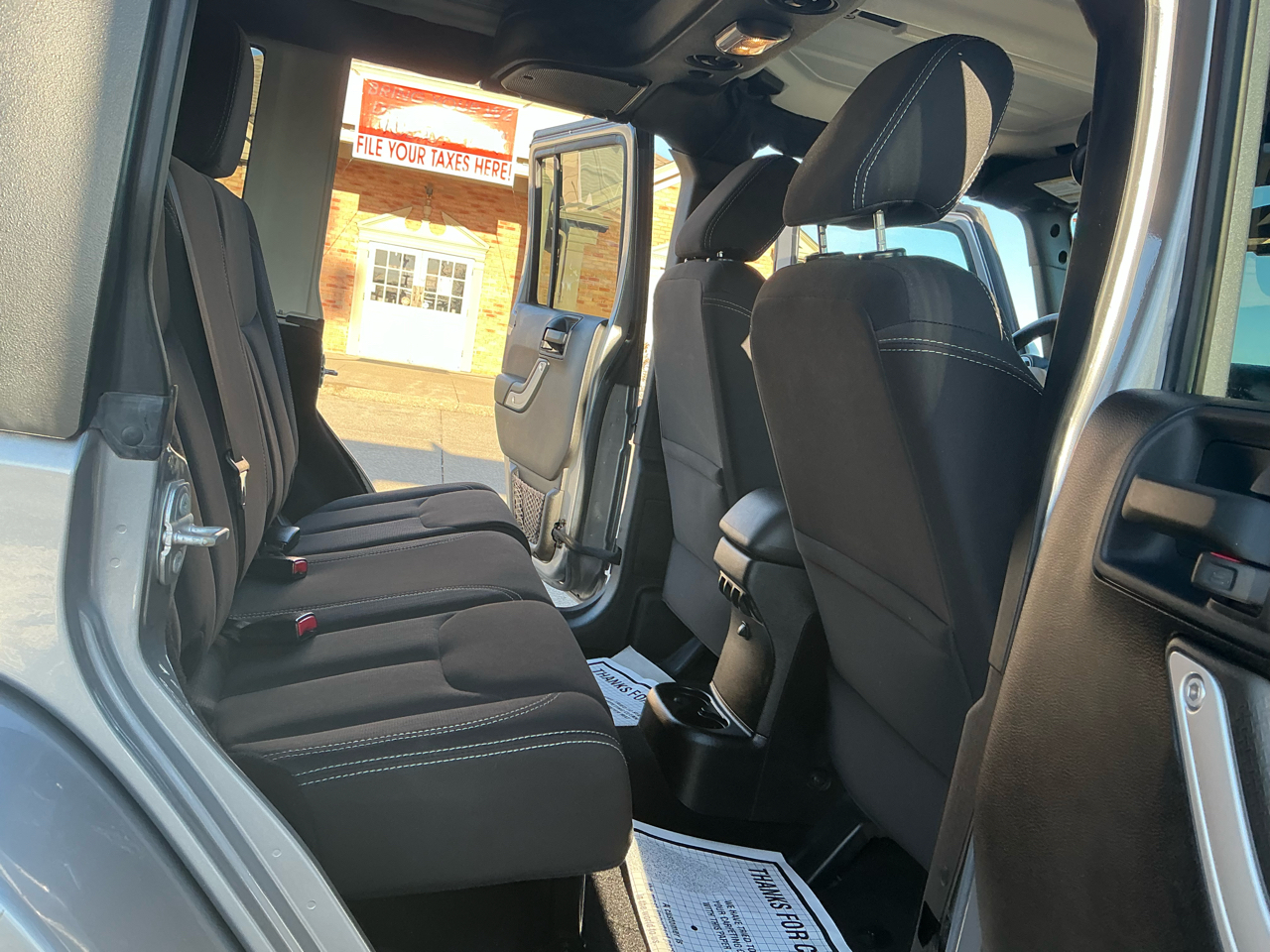 Jeep Wrangler Unlimited 4WD 4dr Sahara 2016