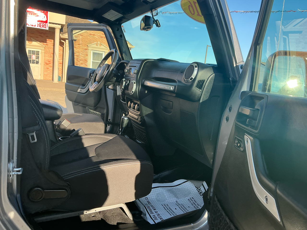 Jeep Wrangler Unlimited 4WD 4dr Sahara 2016