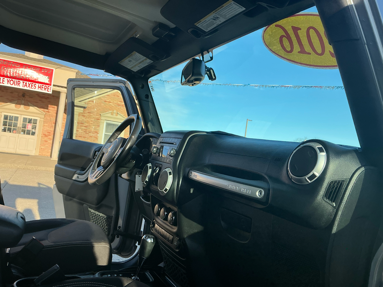 Jeep Wrangler Unlimited 4WD 4dr Sahara 2016