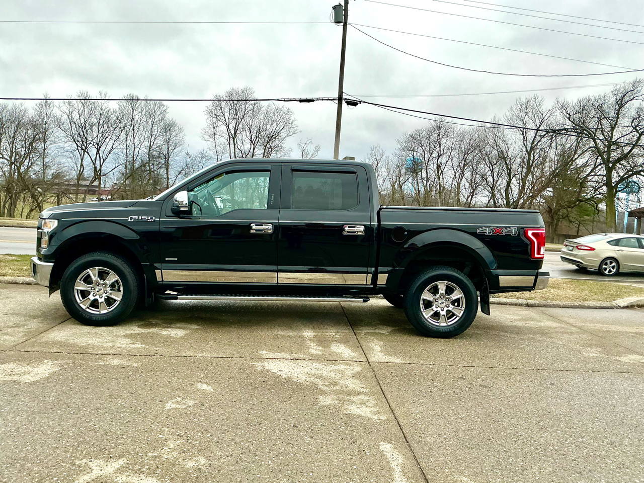 Ford F-150 XL 4WD SuperCrew 5.5' Box 2017