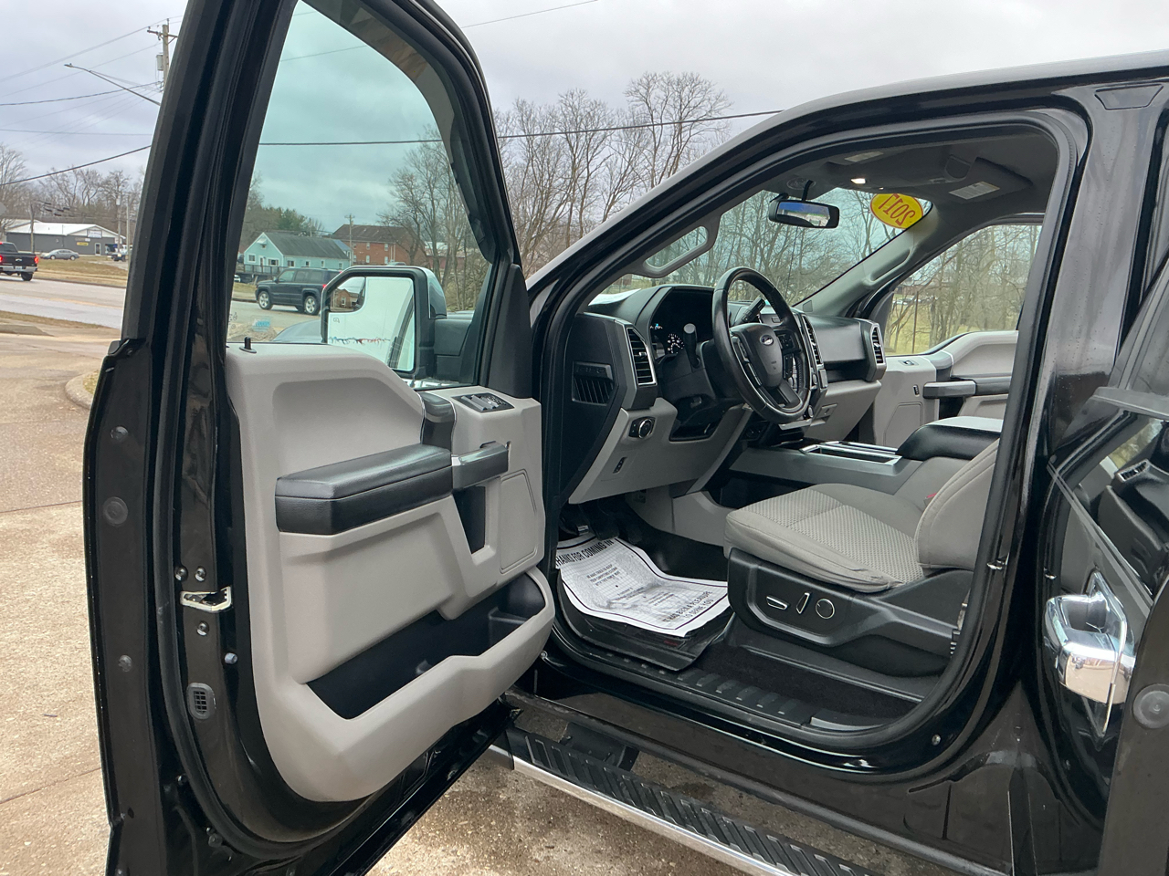 Ford F-150 XL 4WD SuperCrew 5.5' Box 2017