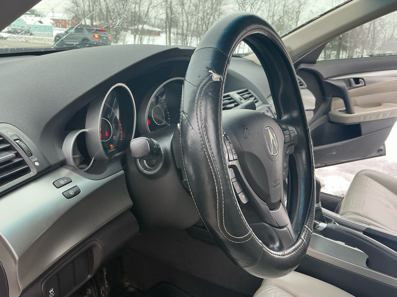 Acura TL 4dr Sdn Auto SH-AWD Tech 2010