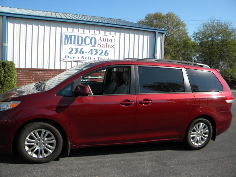 2013 Toyota Sienna XLE FWD 8-Passenger V6