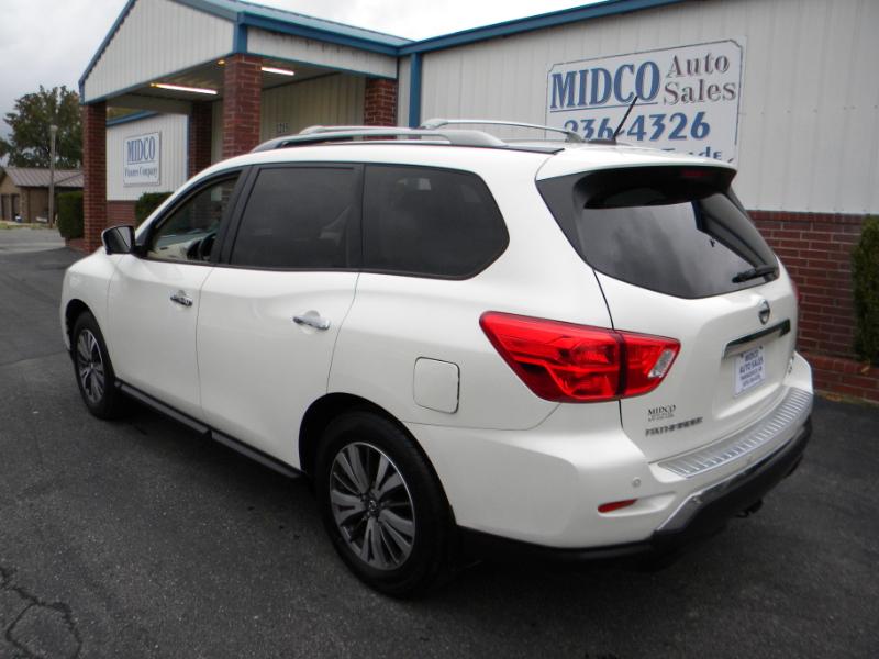 Nissan Pathfinder Platinum 4WD 2017 Nissan Pathfinder Platinum 4WD 2017