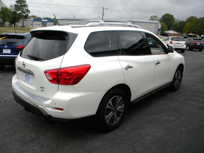 Nissan Pathfinder Platinum 4WD 2017 Nissan Pathfinder Platinum 4WD 2017