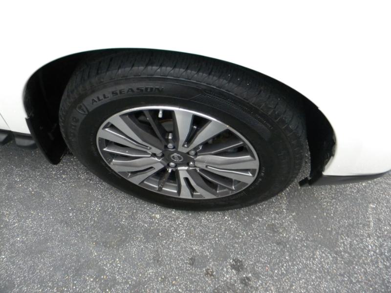 Nissan Pathfinder Platinum 4WD 2017 Nissan Pathfinder Platinum 4WD 2017