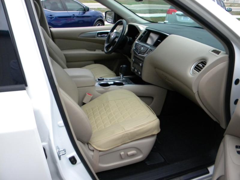 Nissan Pathfinder Platinum 4WD 2017 Nissan Pathfinder Platinum 4WD 2017