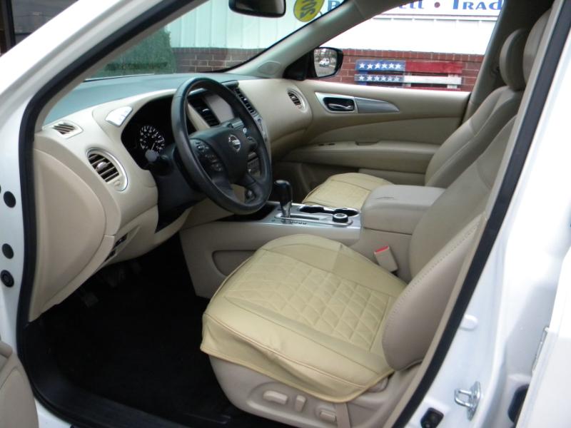 Nissan Pathfinder Platinum 4WD 2017 Nissan Pathfinder Platinum 4WD 2017