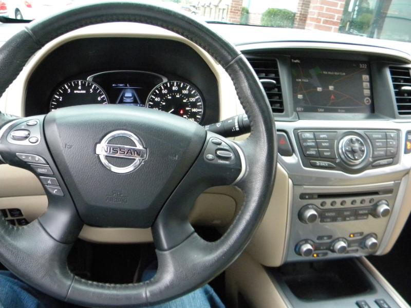 Nissan Pathfinder Platinum 4WD 2017 Nissan Pathfinder Platinum 4WD 2017