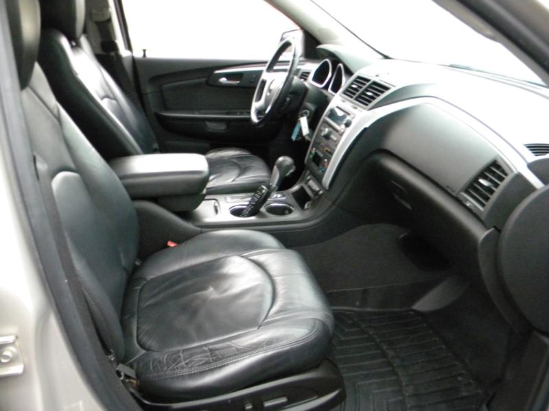 Chevrolet Traverse 2LT FWD 2011 Chevrolet Traverse 2LT FWD 2011