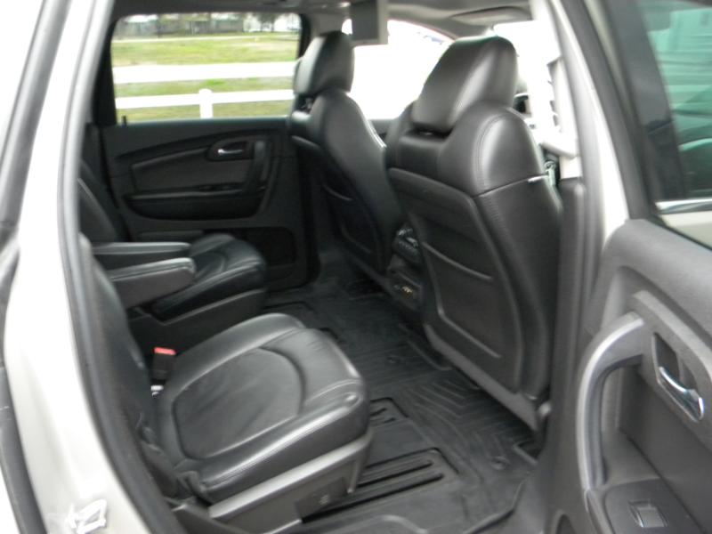 Chevrolet Traverse 2LT FWD 2011 Chevrolet Traverse 2LT FWD 2011