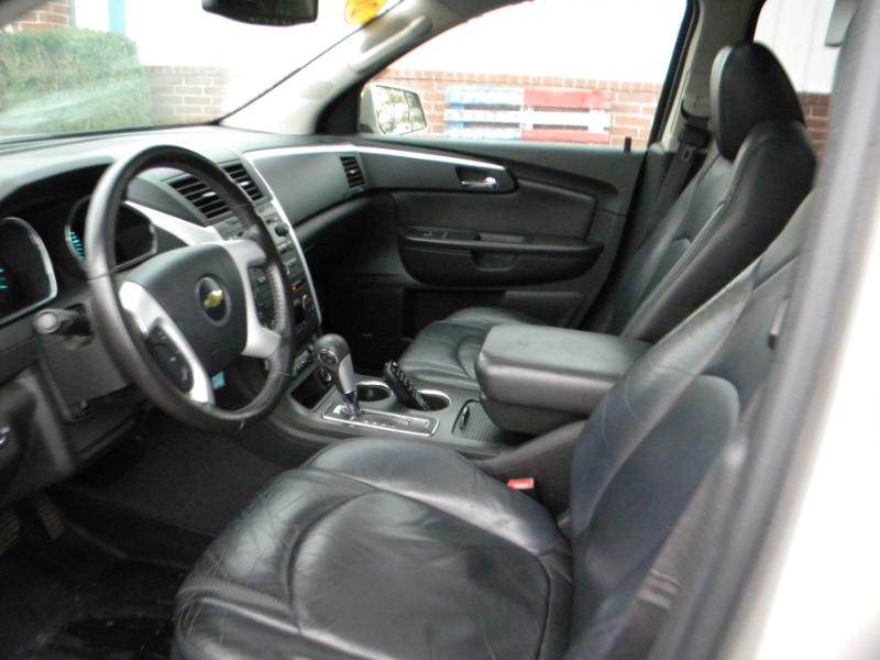 Chevrolet Traverse 2LT FWD 2011 Chevrolet Traverse 2LT FWD 2011
