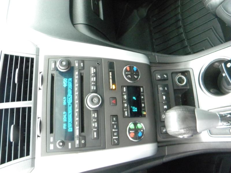 Chevrolet Traverse 2LT FWD 2011 Chevrolet Traverse 2LT FWD 2011