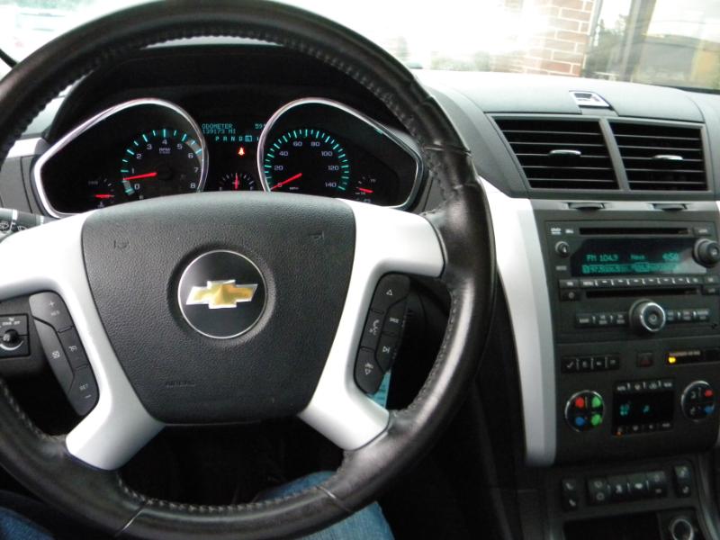 Chevrolet Traverse 2LT FWD 2011 Chevrolet Traverse 2LT FWD 2011