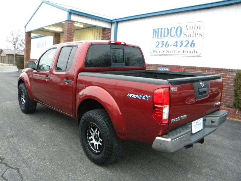 Nissan Frontier Crew Cab 4x4 SV V6 Auto 2016