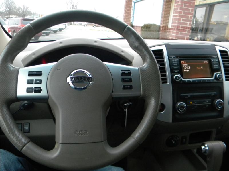 Nissan Frontier Crew Cab 4x4 SV V6 Auto 2016