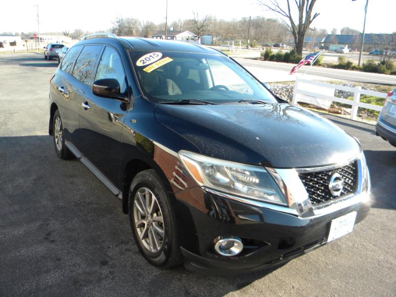 Nissan Pathfinder SV 2WD 2015