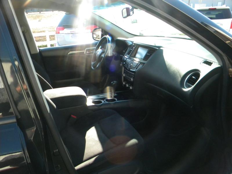 Nissan Pathfinder SV 2WD 2015