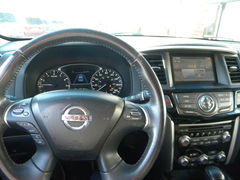 Nissan Pathfinder SV 2WD 2015