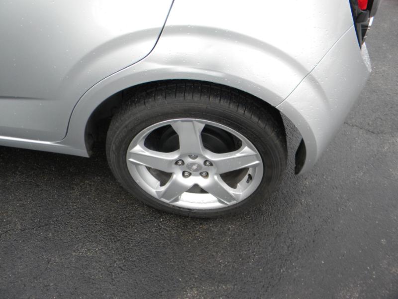 Chevrolet Sonic LTZ Auto 5-Door 2015