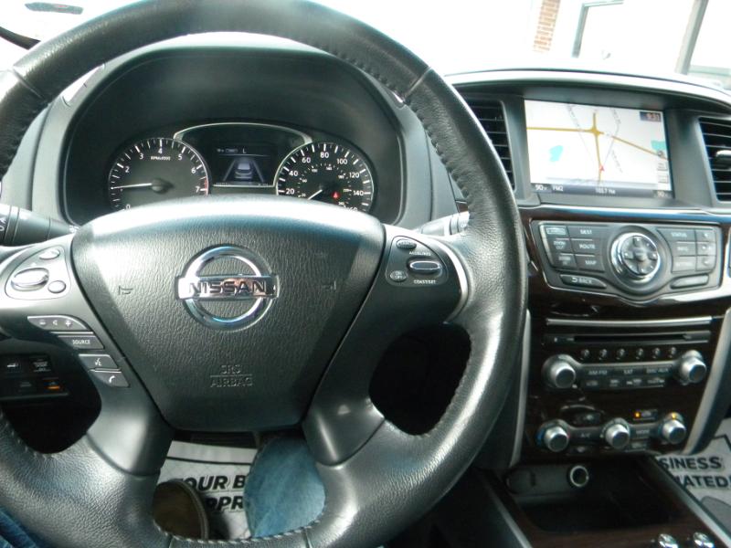 Nissan Pathfinder Platinum 4WD 2016