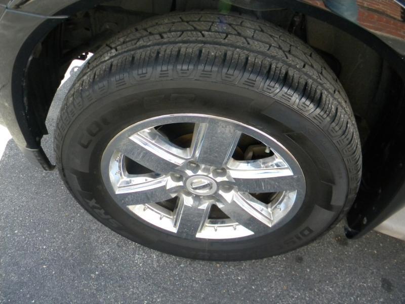 Nissan Armada Platinum 4WD 2010