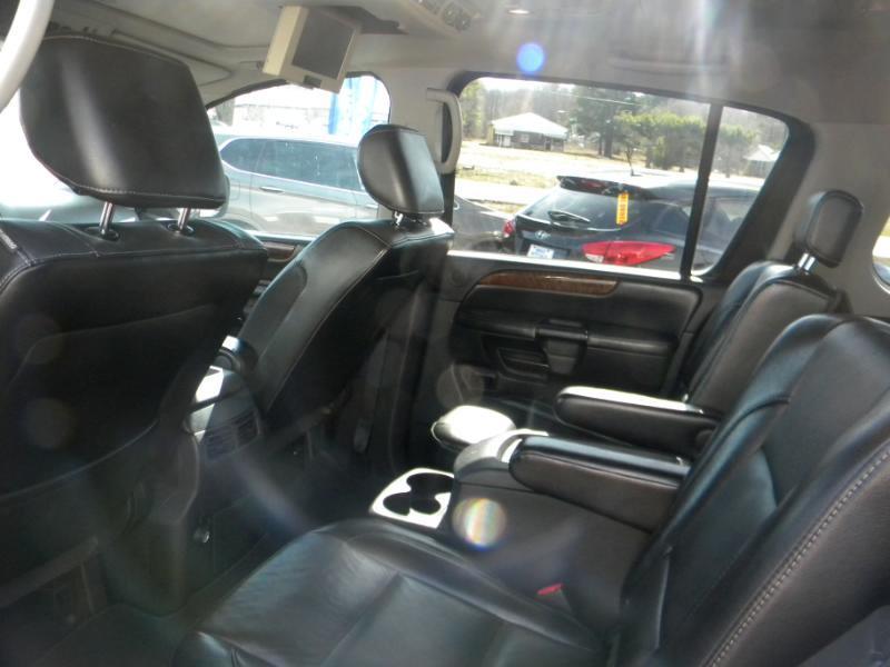 Nissan Armada Platinum 4WD 2010