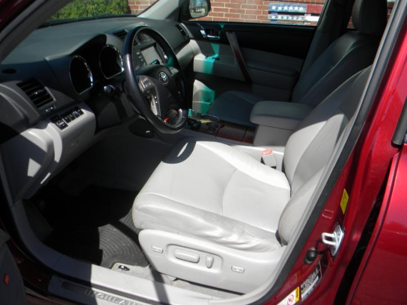 Toyota Highlander Limited 4WD 2010