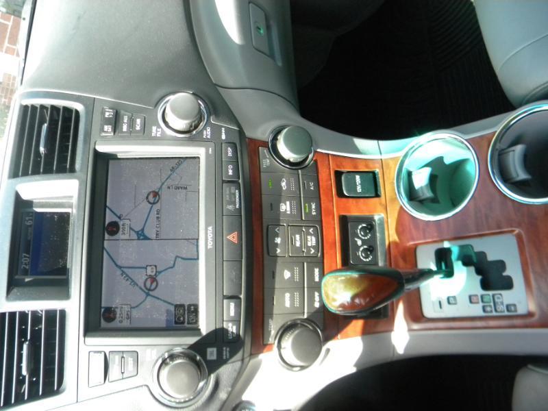 Toyota Highlander Limited 4WD 2010