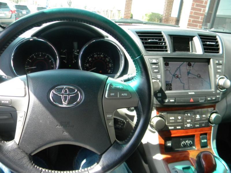Toyota Highlander Limited 4WD 2010