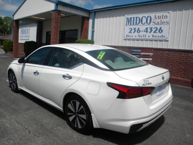 Nissan Altima 2.5 SV 2022