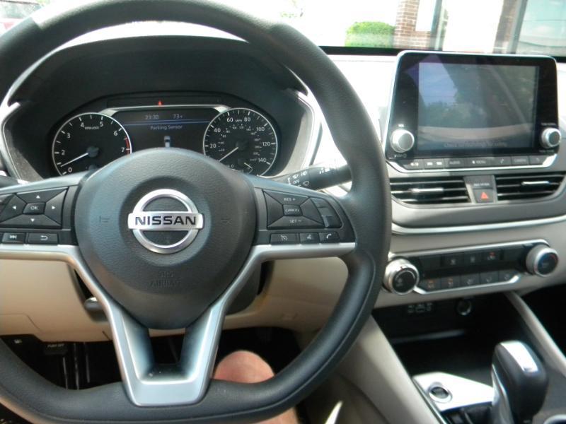 Nissan Altima 2.5 SV 2022