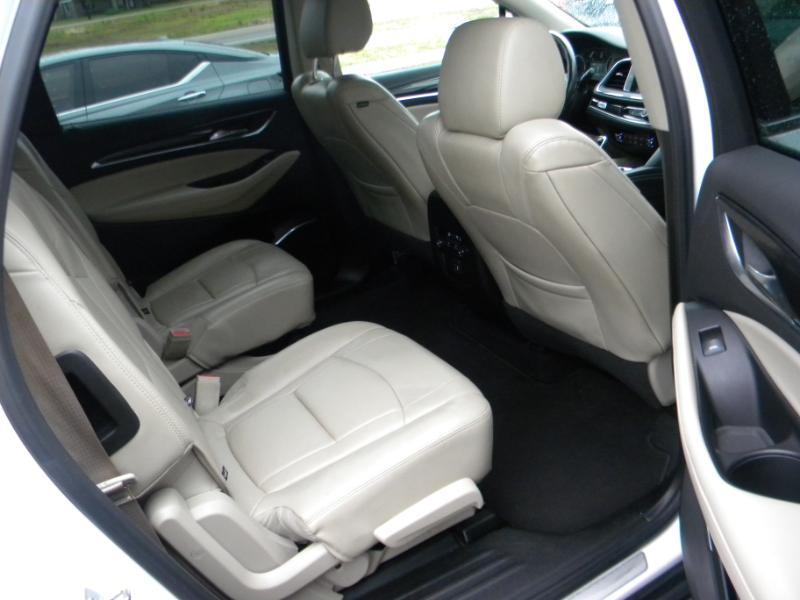 Buick Enclave Essence AWD 2018