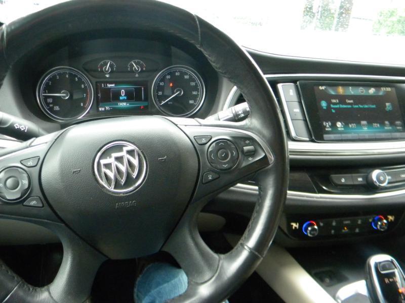 Buick Enclave Essence AWD 2018
