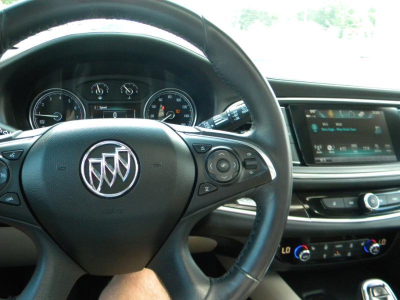 Buick Enclave Essence AWD 2019