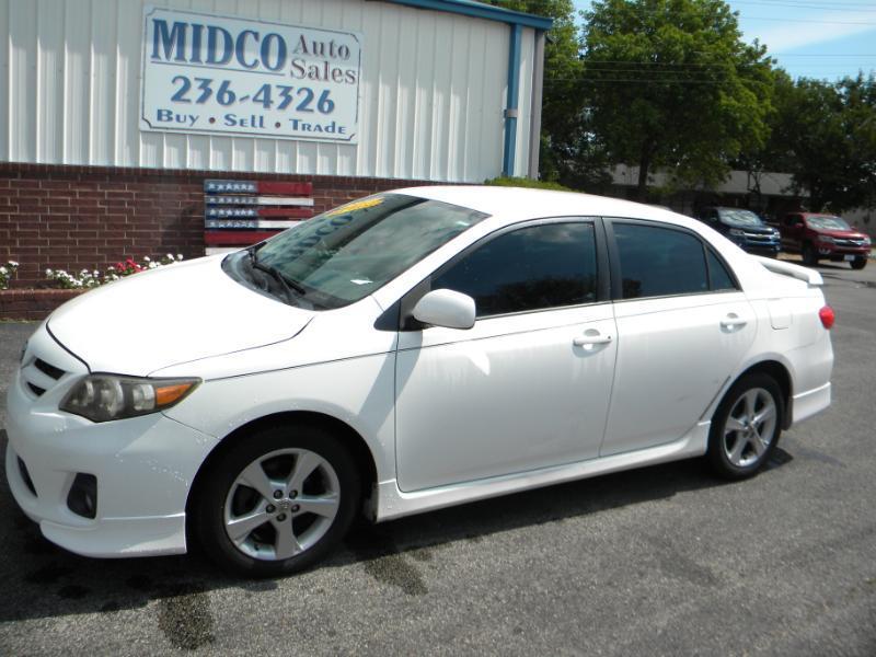 2011 Toyota Corolla LE 4-Speed AT