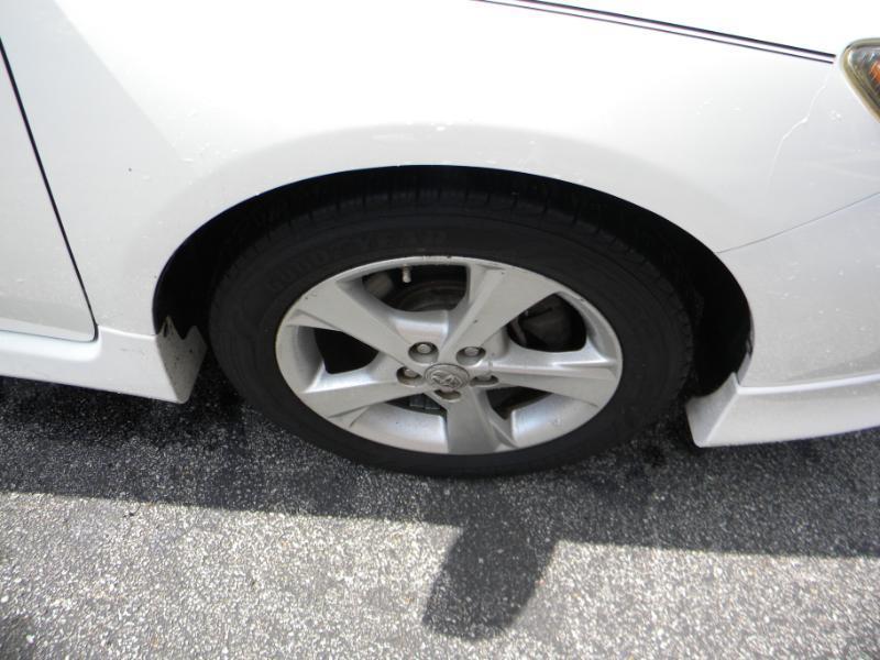 Toyota Corolla LE 4-Speed AT 2011