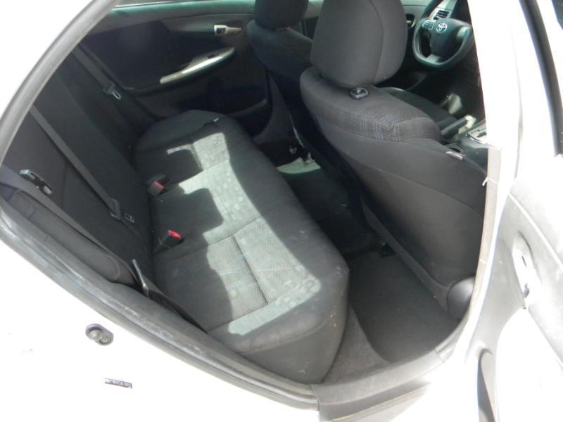 Toyota Corolla LE 4-Speed AT 2011