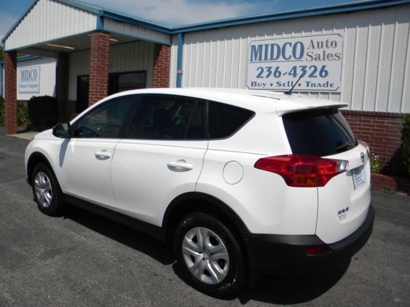 Toyota RAV4 LE FWD 2013