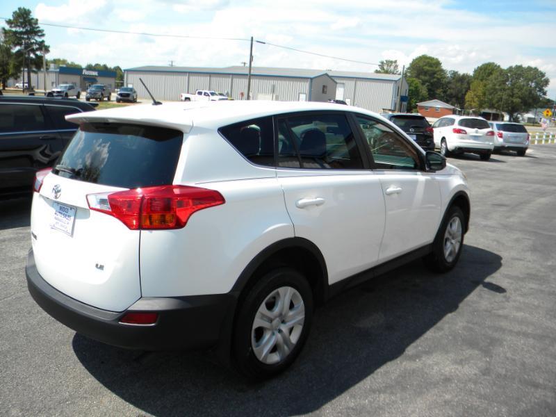 Toyota RAV4 LE FWD 2013