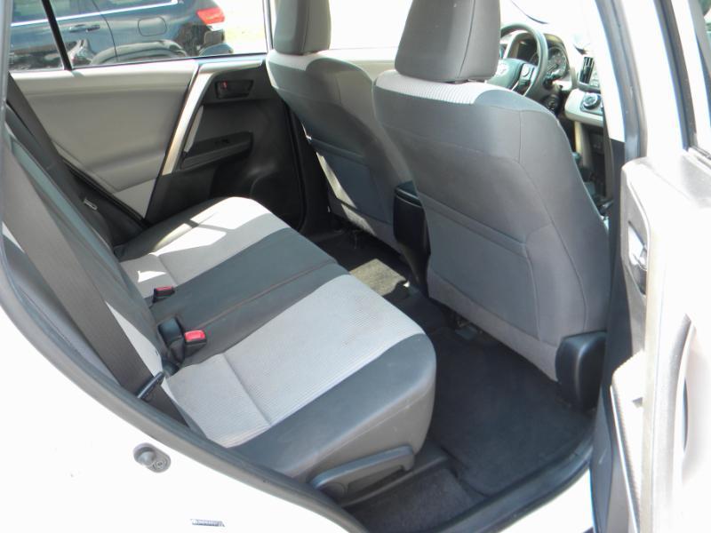 Toyota RAV4 LE FWD 2013
