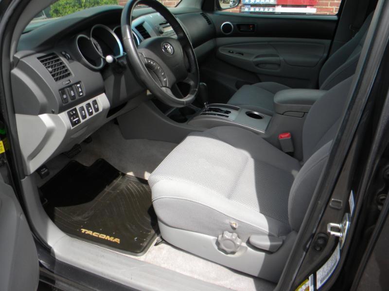 Toyota Tacoma Double Cab V6 4WD 2011