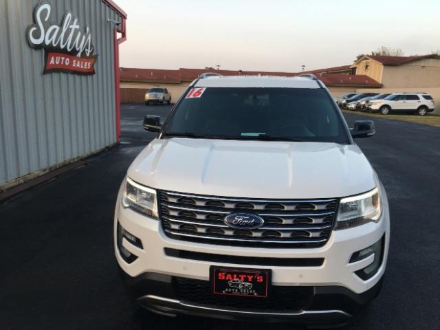 2016 Ford Explorer XLT photo 2